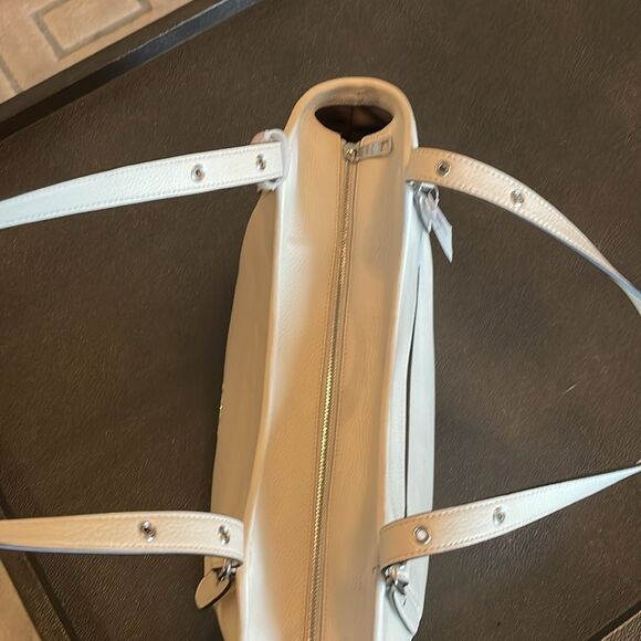 Coach Meadow Shoulder Bag Chalk Large Tote - Picture 7 of 15